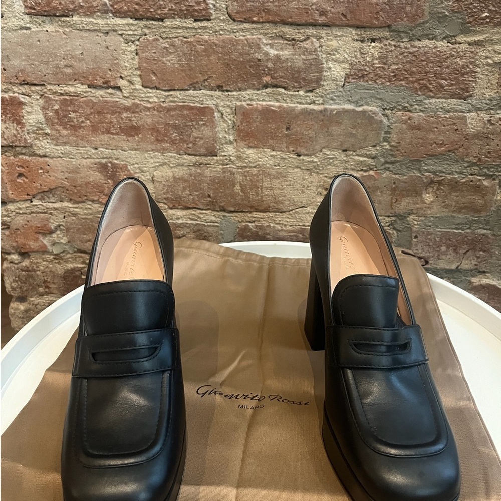 Gianvito Rossi Elegant Black Women's Loafers